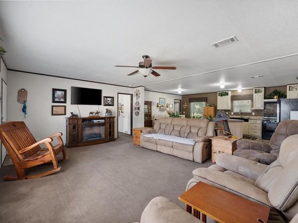 202 N 3rd Street E, Dawson, TX 76639