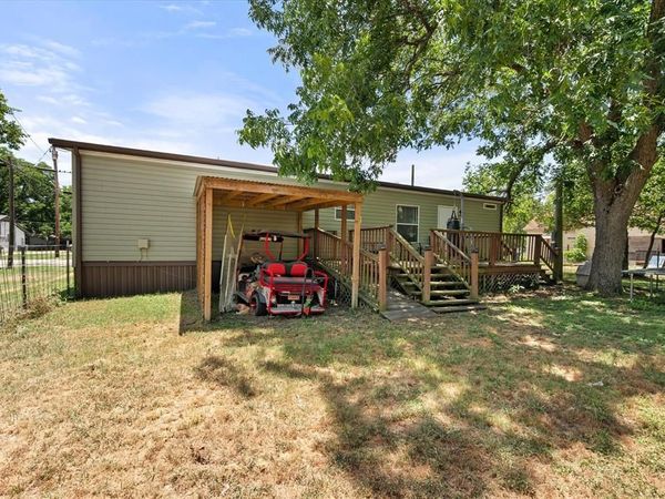 202 N 3rd Street E, Dawson, TX 76639