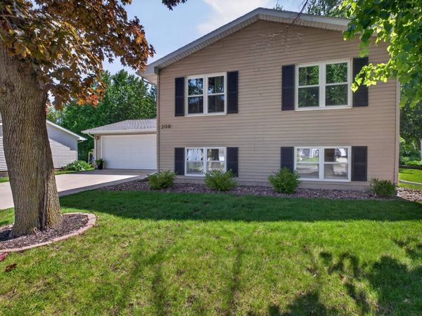 208 NW 23rd Street, Waverly, IA 50677
