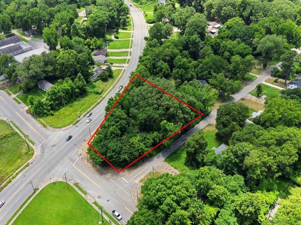 2915 WOODLAWN TER, Memphis, TN 38127