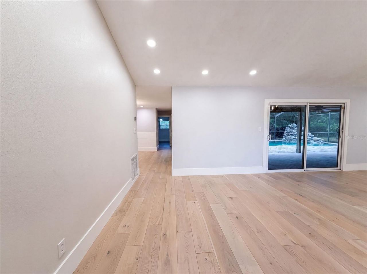 8028 Conservatory Circle, Sarasota, FL 34243 Photo