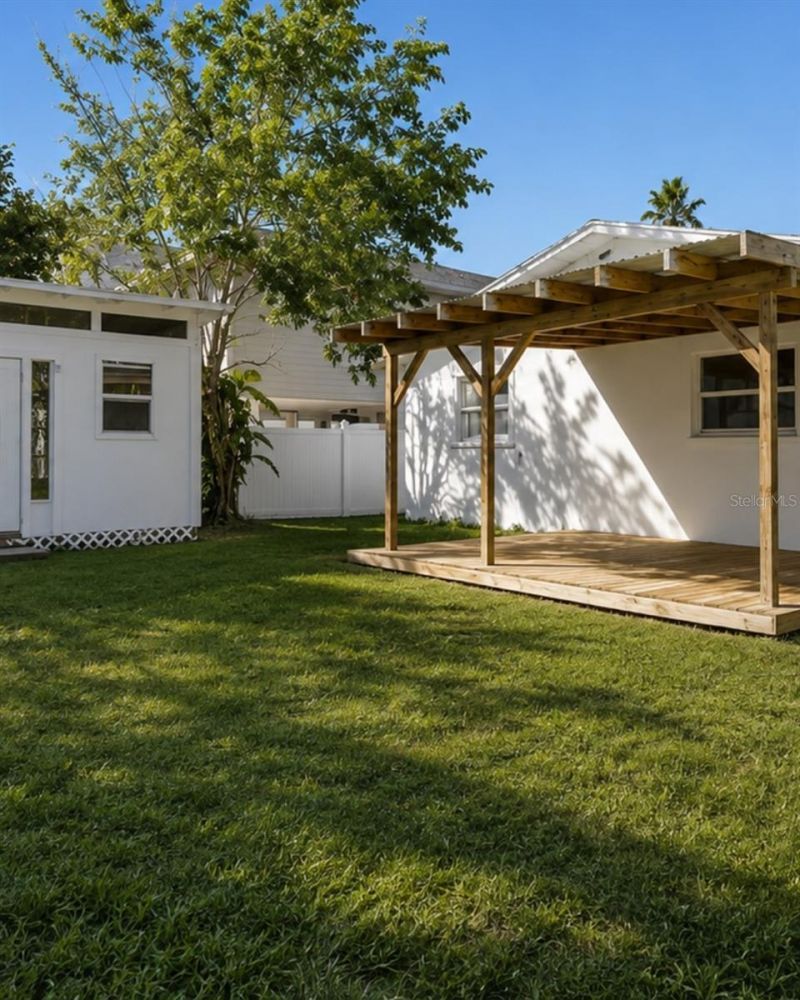 1734 Maryland Avenue Ne, Saint Petersburg, FL 33703 Photo