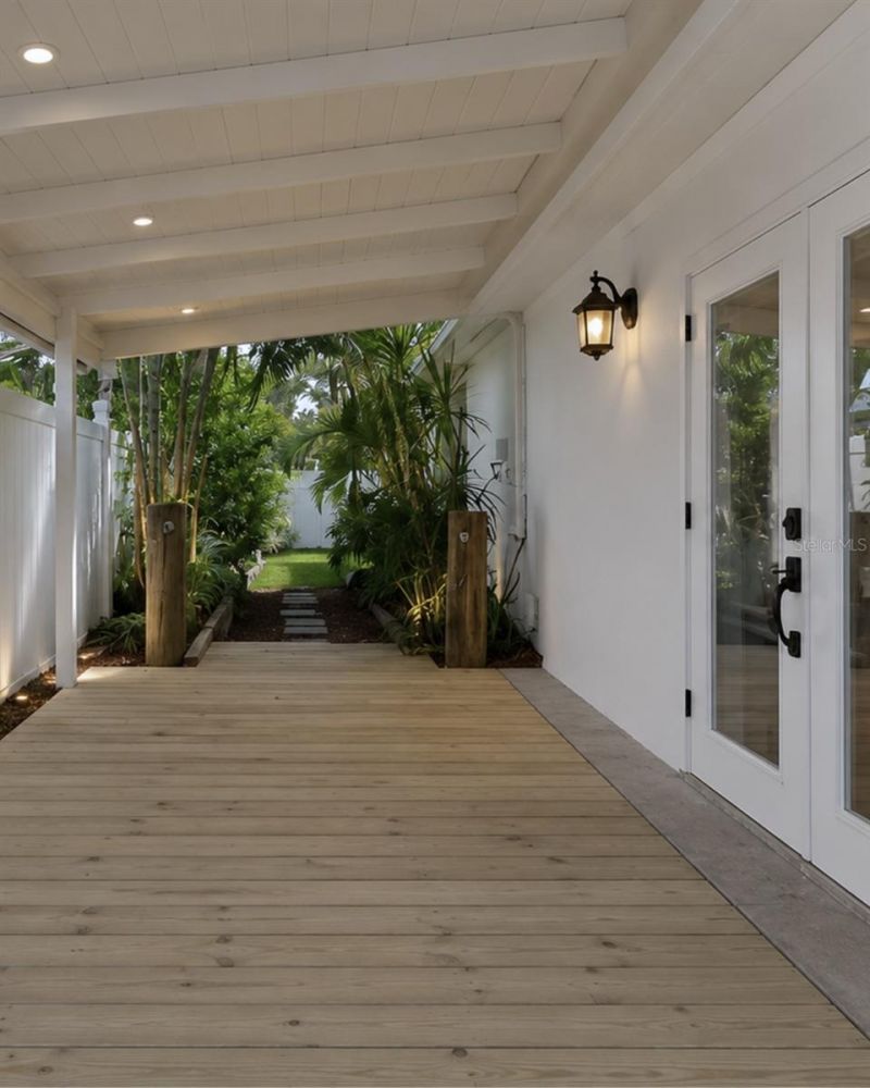 1734 Maryland Avenue Ne, Saint Petersburg, FL 33703 Photo