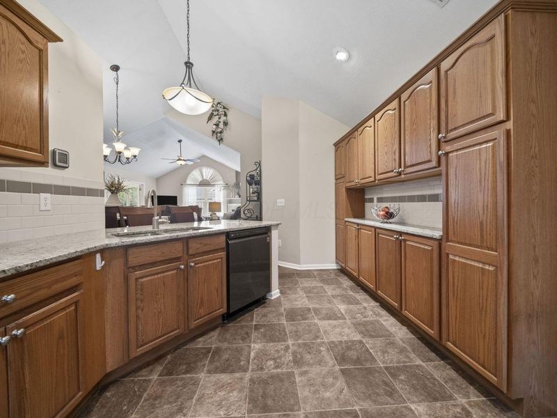 217 Stonegate Loop , Pataskala, OH 43062 Photo 18