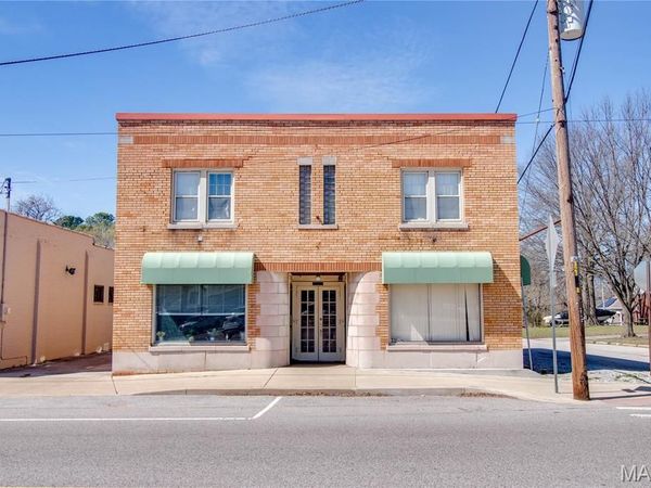 2356 State Street , Alton, IL 62002
