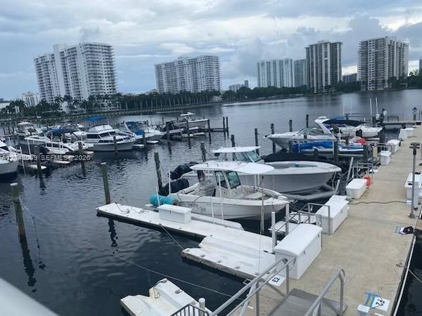 18061 Biscayne Blvd , Unit PH02, Aventura, FL 33160