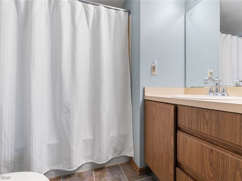 227-E Portage Lakes Drive, Akron, OH 44319 Photo 17