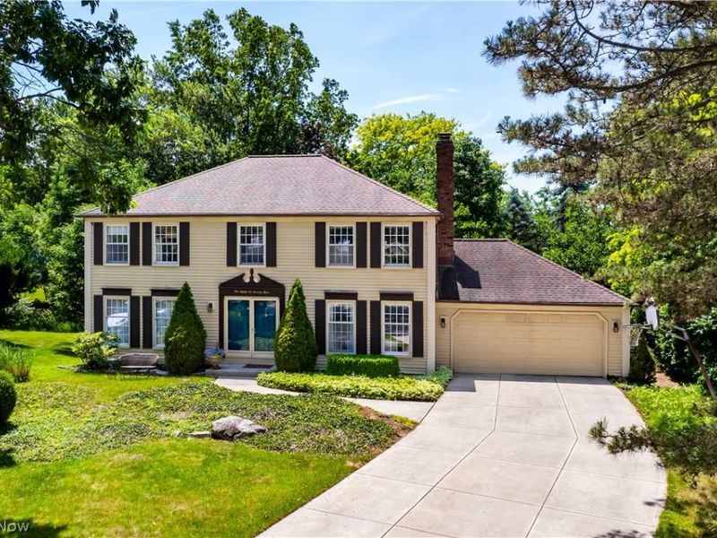 18273 Mallard Circle, Strongsville, OH 44136 Photo 2