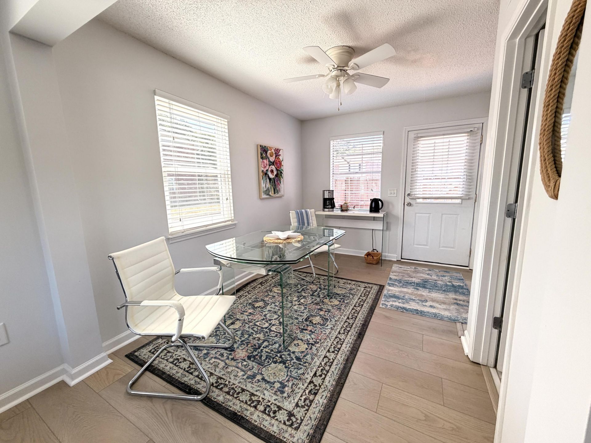 415 Parkdale Drive Photo 10
