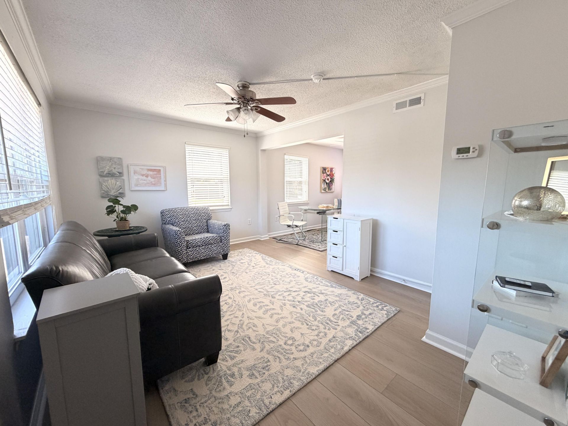 415 Parkdale Drive Photo 6