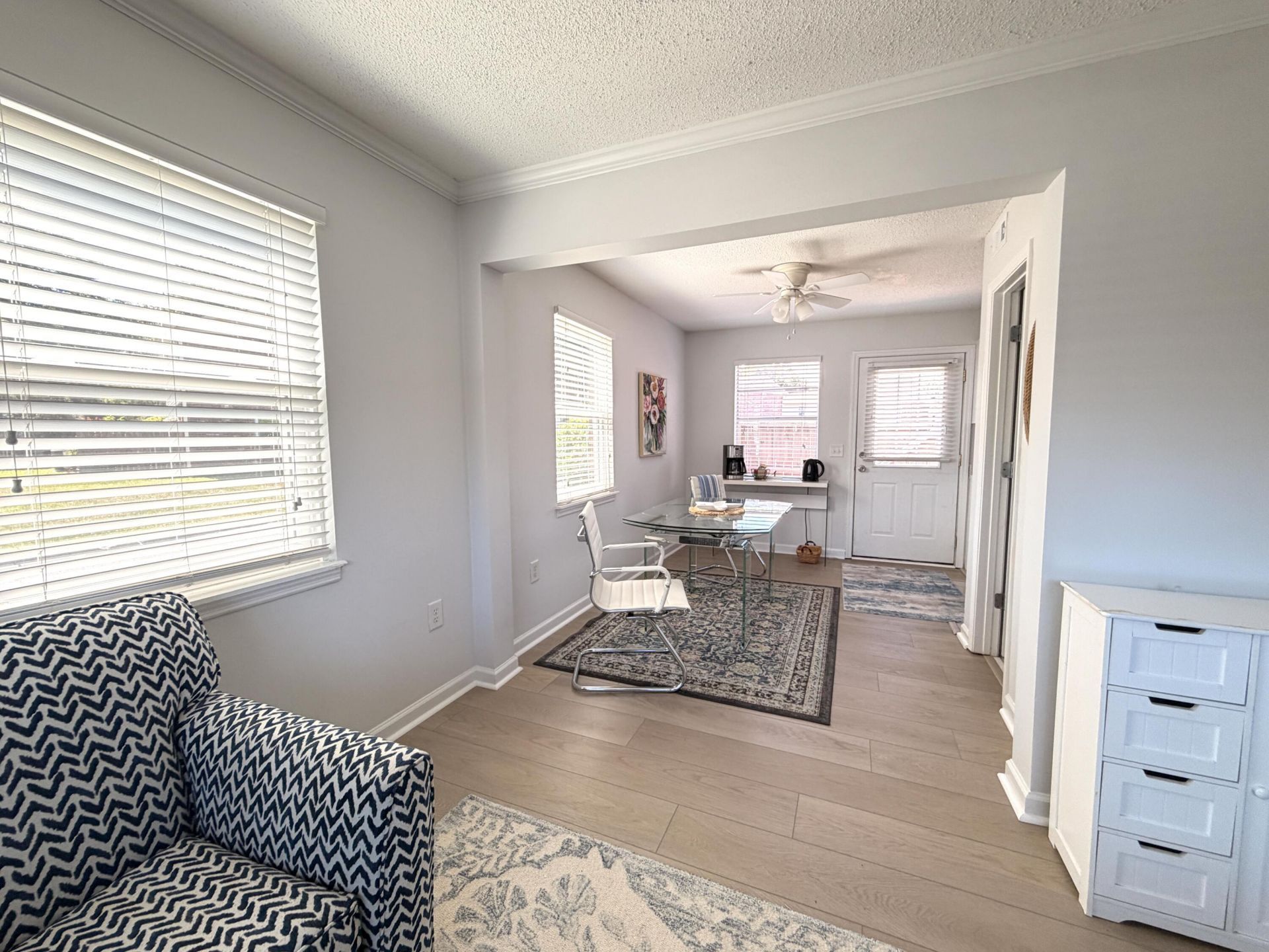 415 Parkdale Drive Photo 8
