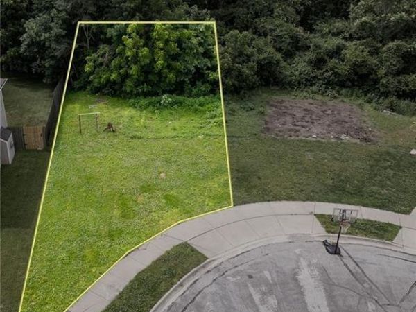 907 Anna Tappan Way, Lawrence, KS 66044