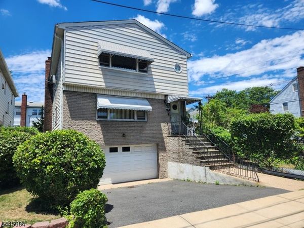 497 Clinton Pl, Newark, NJ 07112