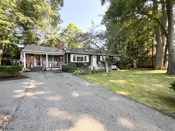 2 Mohican Trl, Jefferson, NJ 07438