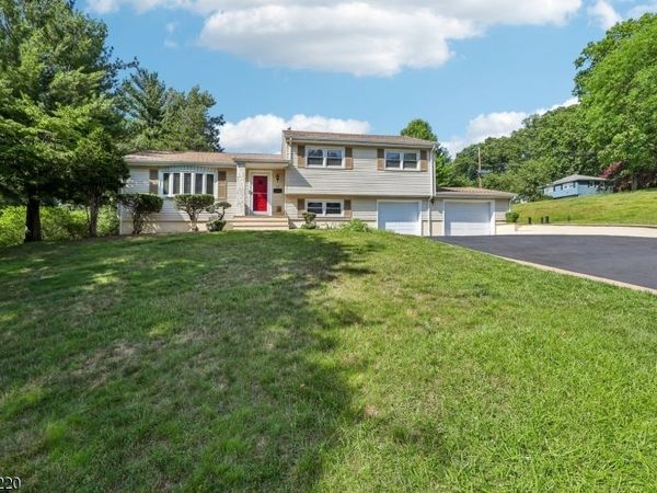 54 Mountainview Dr, Cedar Grove, NJ 07009