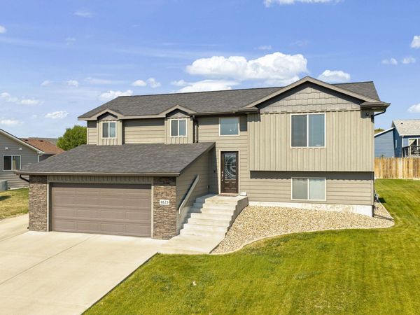 4825 Parkview Drive, Rapid City, SD 57701