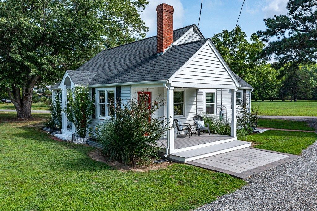 859 Chesapeake Drive, White Stone, VA 22578 Main Photo