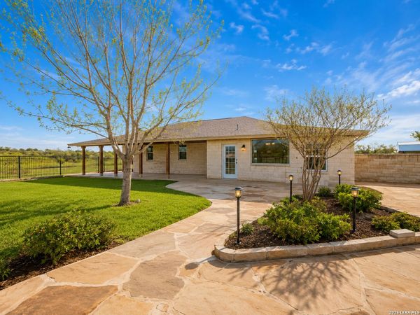 361 PRIVATE ROAD 4619, Castroville, TX 78009