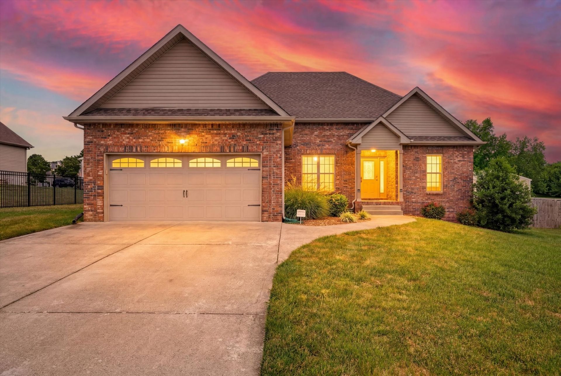 104 Thomas Traylor Ln, Clarksville, TN 37043 Main Photo