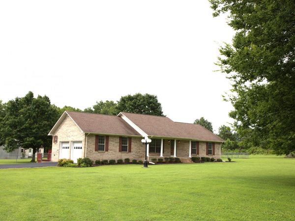 442 S Military St, Loretto, TN 38469
