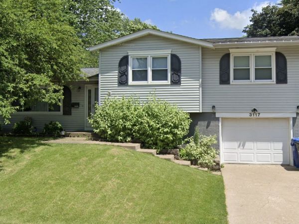 3117 Windsor Drive, Bettendorf, IA 52722