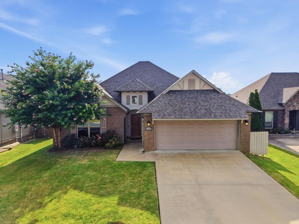 1325 Bobali Gdns, Conway, AR 72034