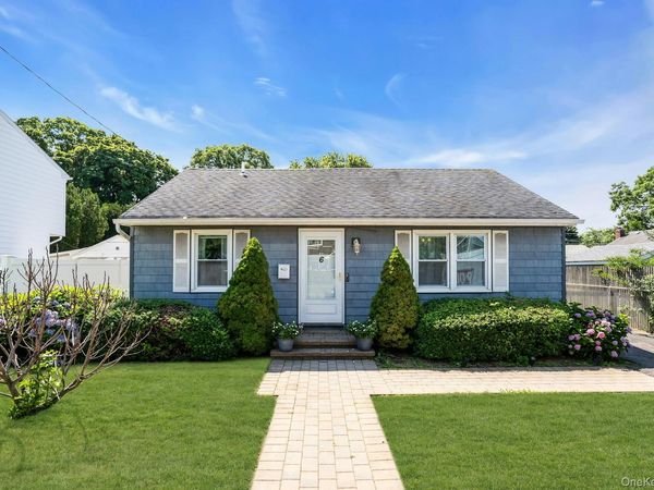 6 Linton Court , West Babylon, NY 11704