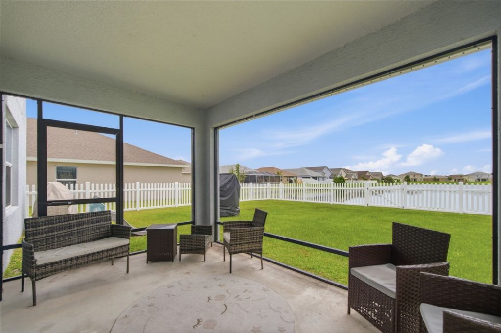 404 Seafoam Circle, Fort Pierce, FL 34945 Photo