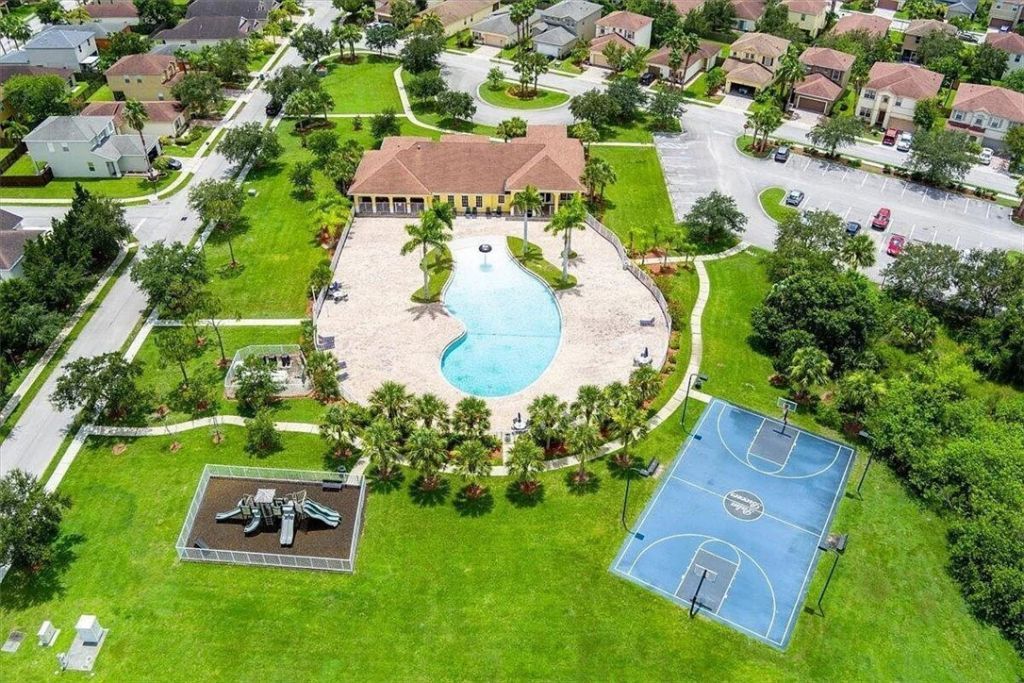 404 Seafoam Circle, Fort Pierce, FL 34945 Photo