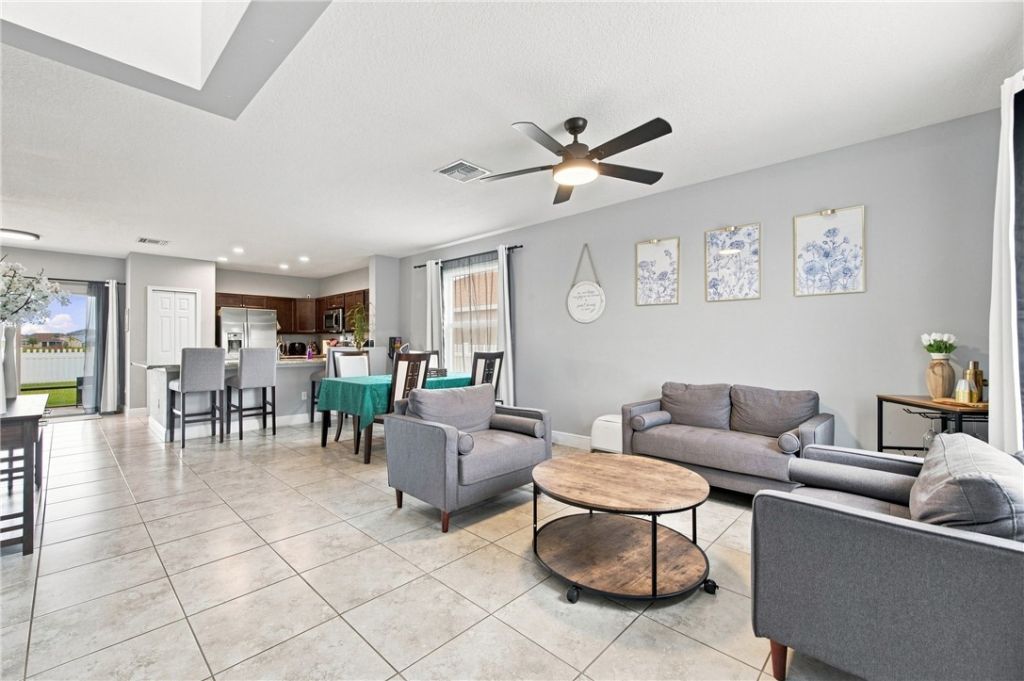 404 Seafoam Circle, Fort Pierce, FL 34945 Photo