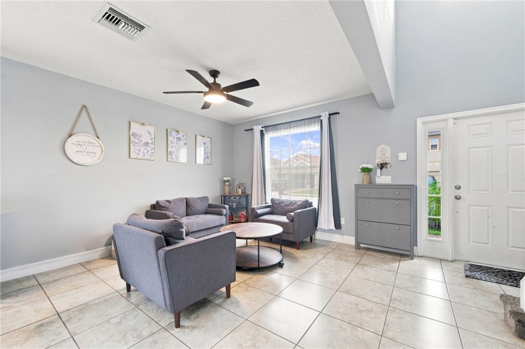 404 Seafoam Circle, Fort Pierce, FL 34945 Photo