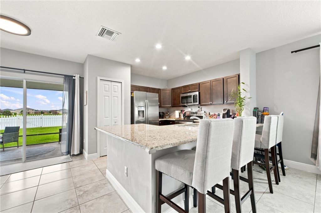 404 Seafoam Circle, Fort Pierce, FL 34945 Photo