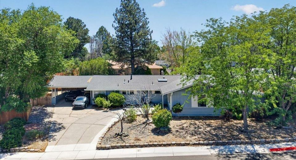 1090 Kings Row, Reno, NV 89503 Photo