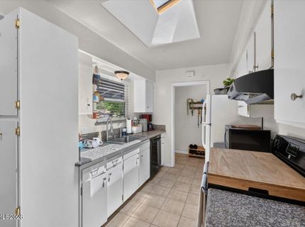 1090 Kings Row, Reno, NV 89503 Photo