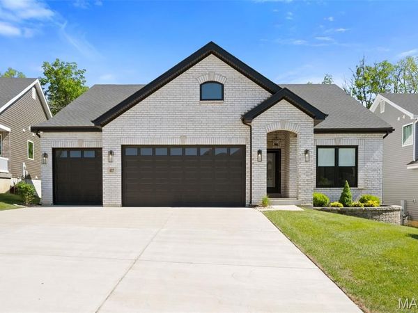 827 Summit Bluff Court, St Louis, MO 63026