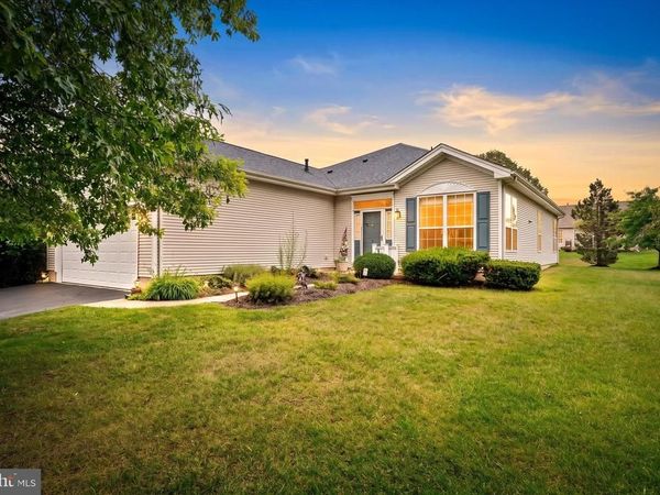5 ELLINGTON DRIVE, COLUMBUS, NJ 08022