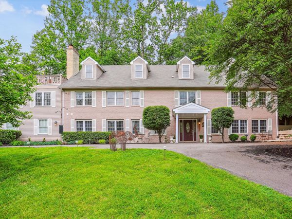 9201 LAUREL OAK DRIVE , BETHESDA, MD 20817