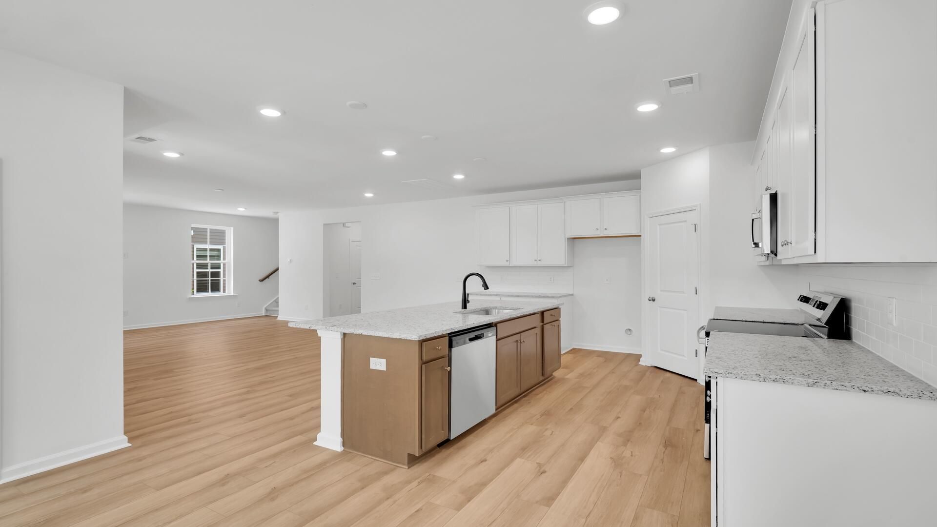 439 Cadbury Loop Photo 10