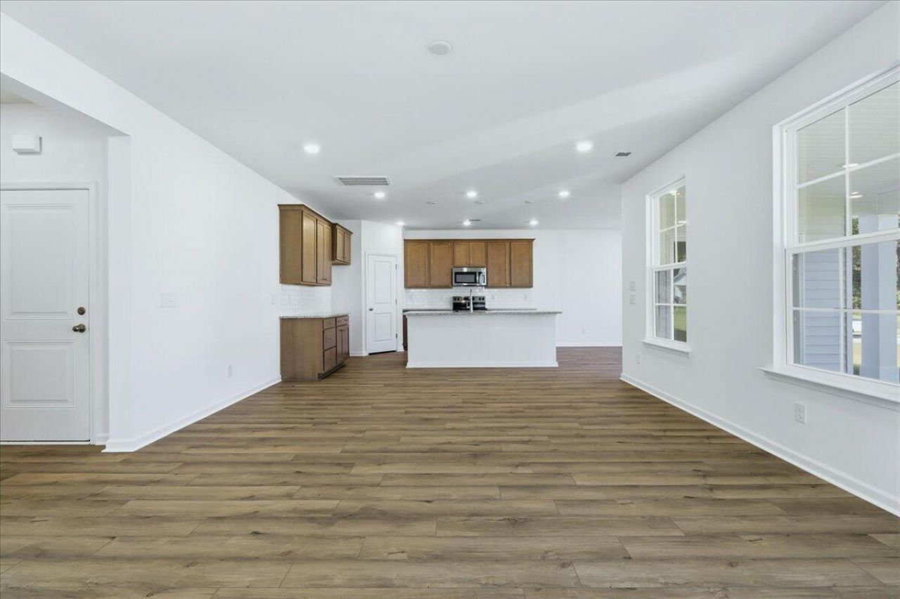 439 Cadbury Loop Photo 12