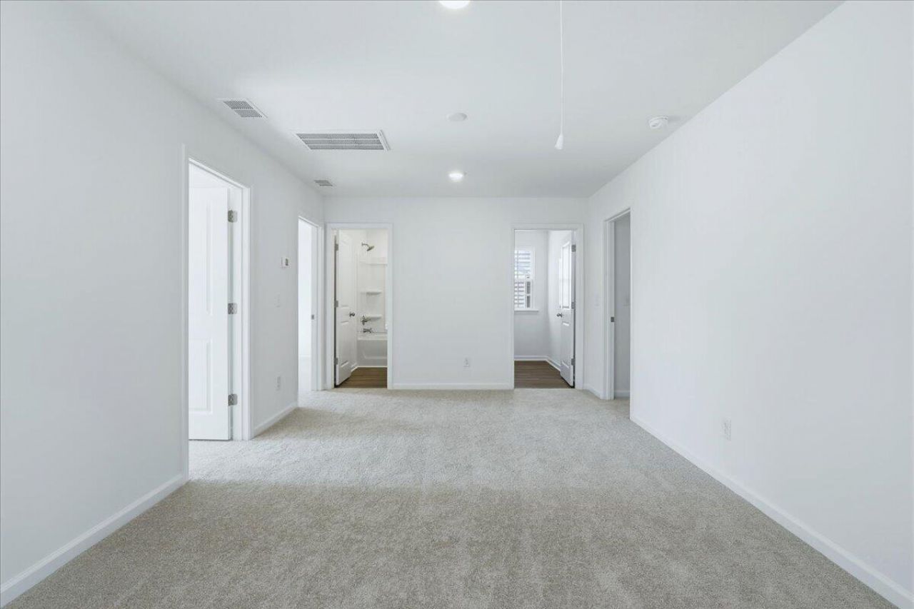 439 Cadbury Loop Photo 21