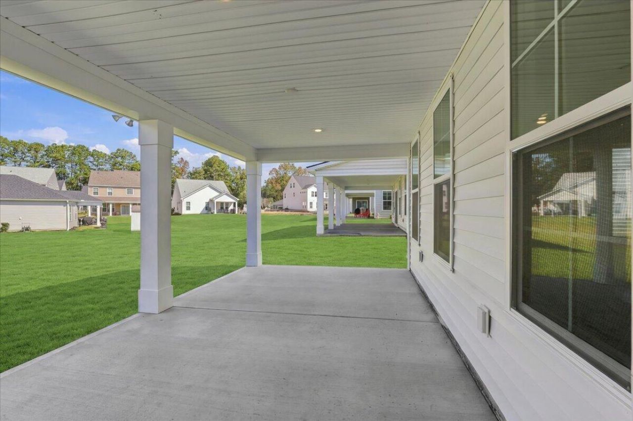 439 Cadbury Loop Photo 6