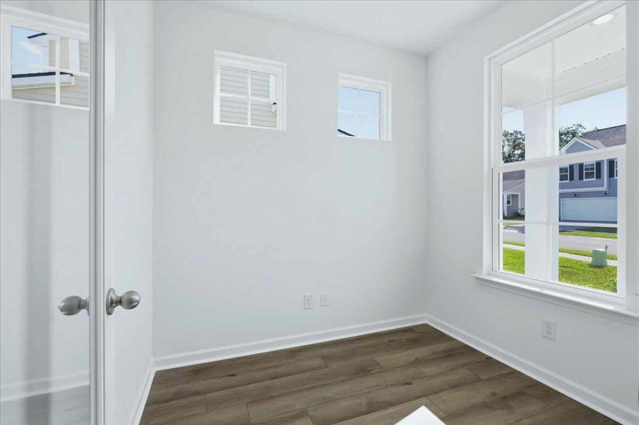 439 Cadbury Loop Photo 8