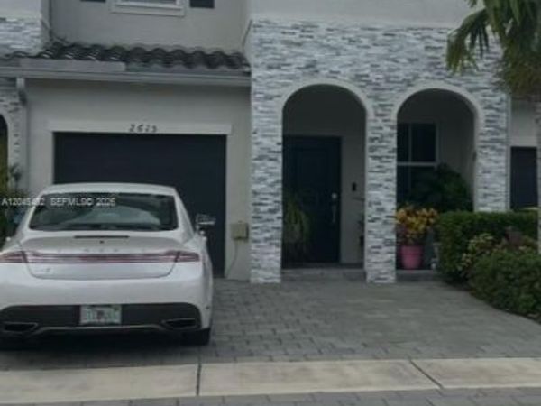 2615 SE 12th St , Homestead, FL 33035