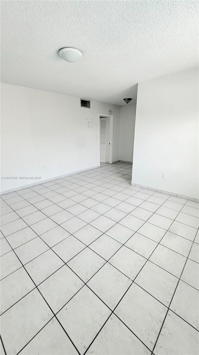 1975 NE 135th St, Unit 3F, North Miami, FL 33181 Photo