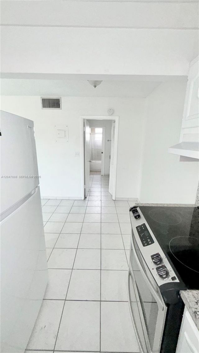 1975 NE 135th St, Unit 3F, North Miami, FL 33181 Photo