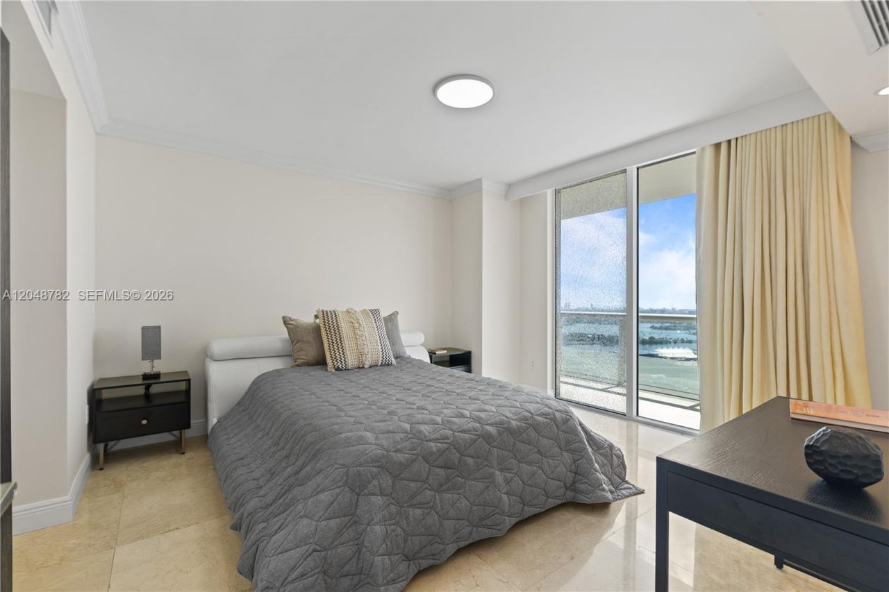50 Biscayne Blvd, Unit 5210, Miami, FL 33132 Photo