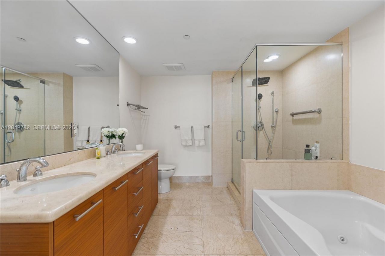 50 Biscayne Blvd, Unit 5210, Miami, FL 33132 Photo