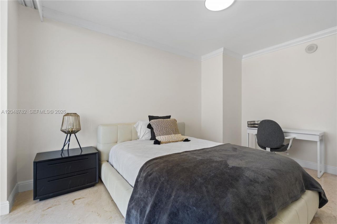 50 Biscayne Blvd, Unit 5210, Miami, FL 33132 Photo