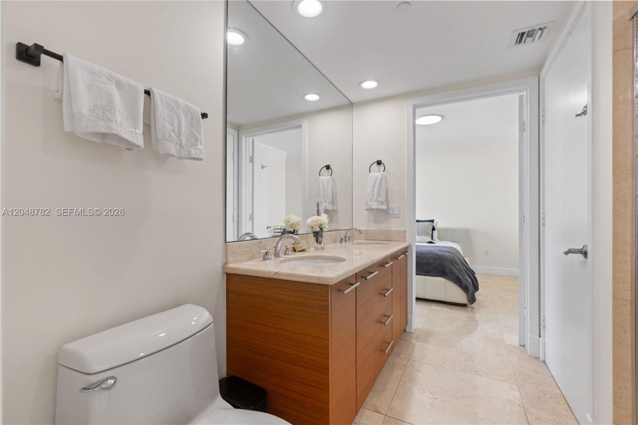 50 Biscayne Blvd, Unit 5210, Miami, FL 33132 Photo