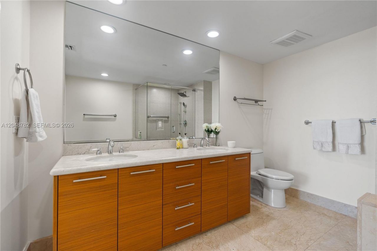 50 Biscayne Blvd, Unit 5210, Miami, FL 33132 Photo